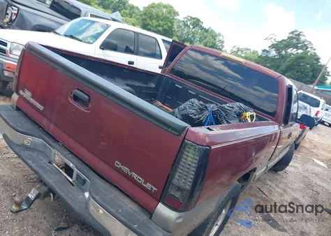 2000 Chevrolet Silverado 1500 Ls z USA, uszkodzony, nr VIN 1GCEC19T4YZ257539